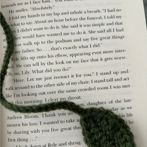 Crochet flower 🌸 bookmark 📕 - Picture 7 of 7